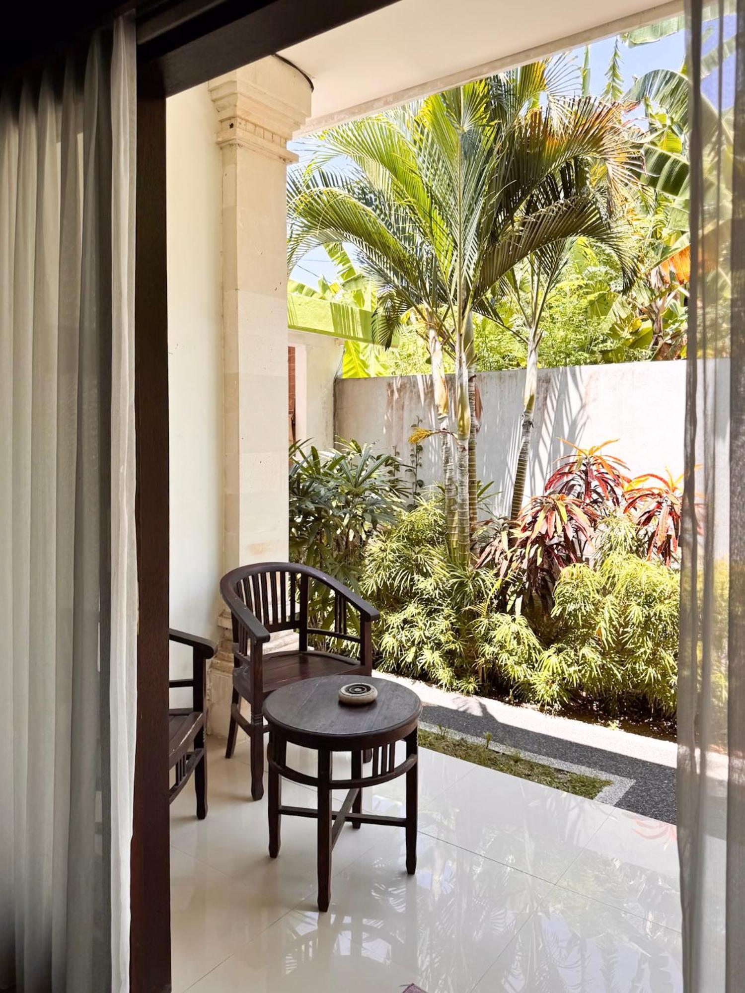 Urban Jungle Beach House Canggu Екстериор снимка