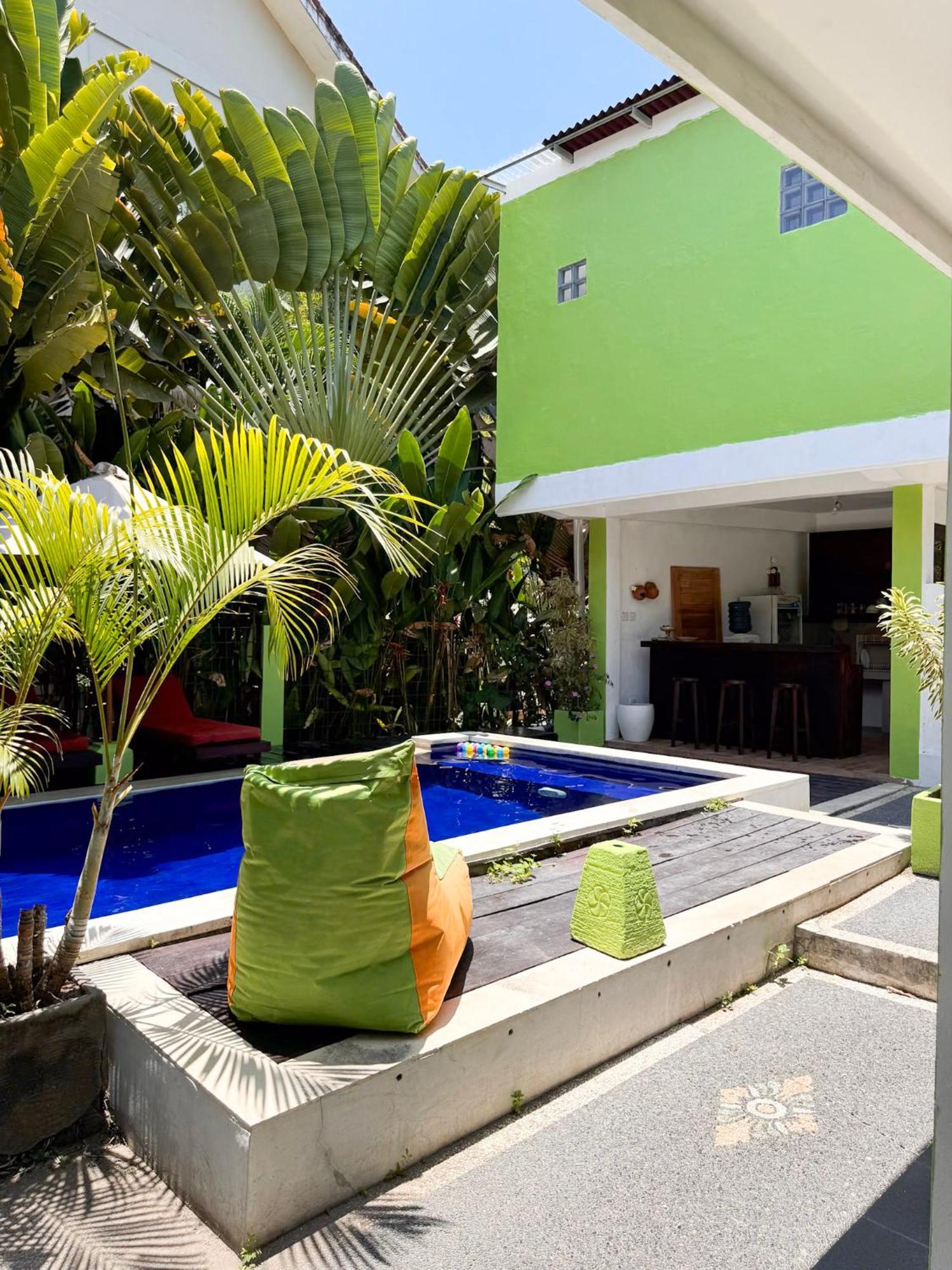Urban Jungle Beach House Canggu Екстериор снимка