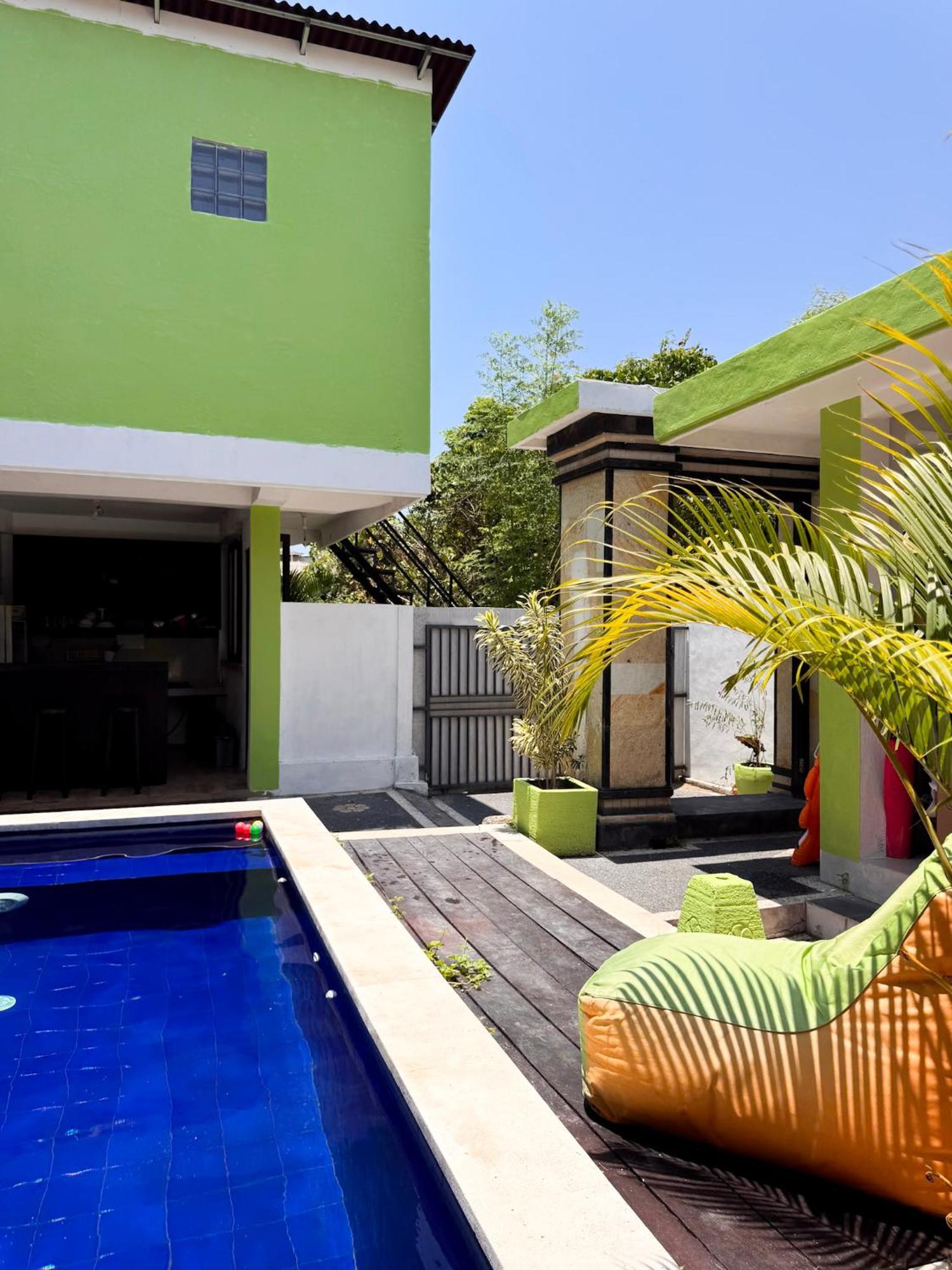 Urban Jungle Beach House Canggu Екстериор снимка